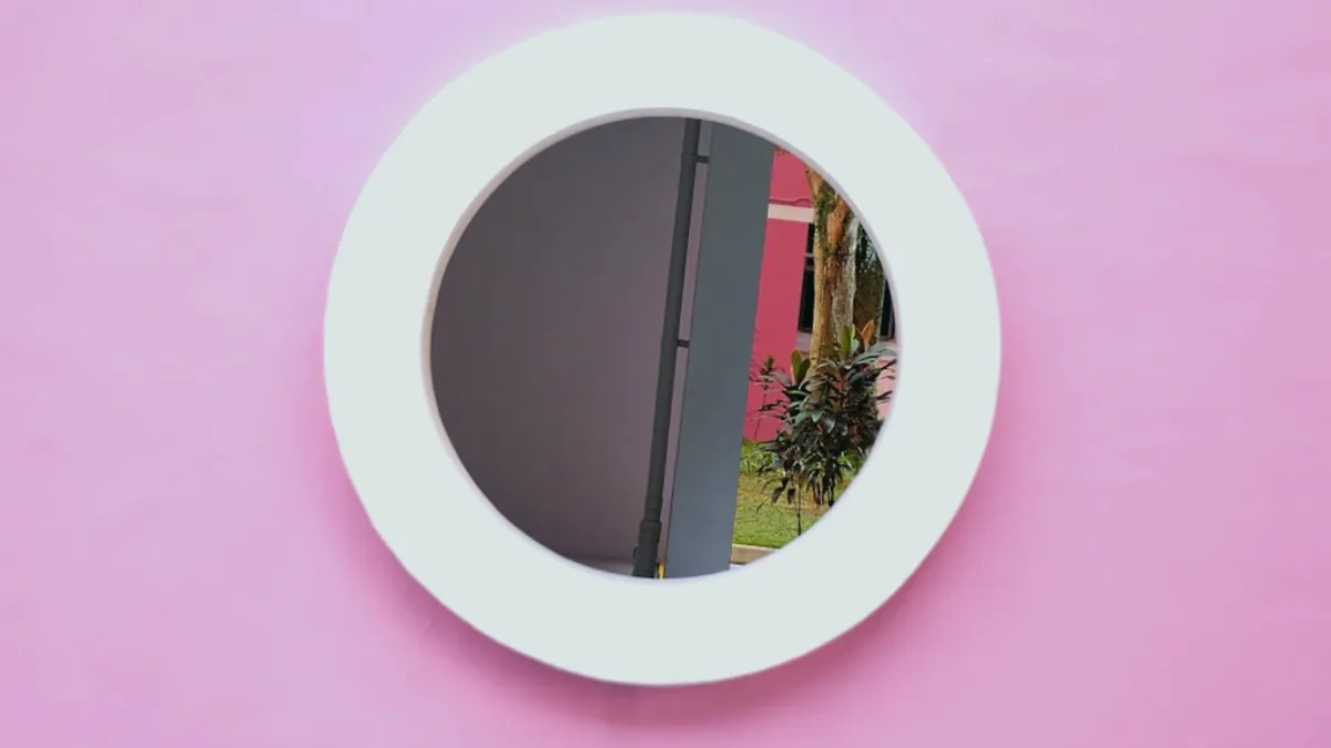 Mirror — Islamic illustration (object)