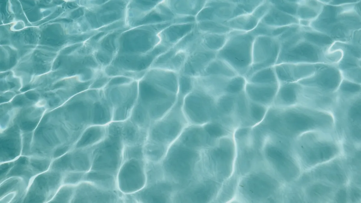 Swimming — Islamic illustration (action)