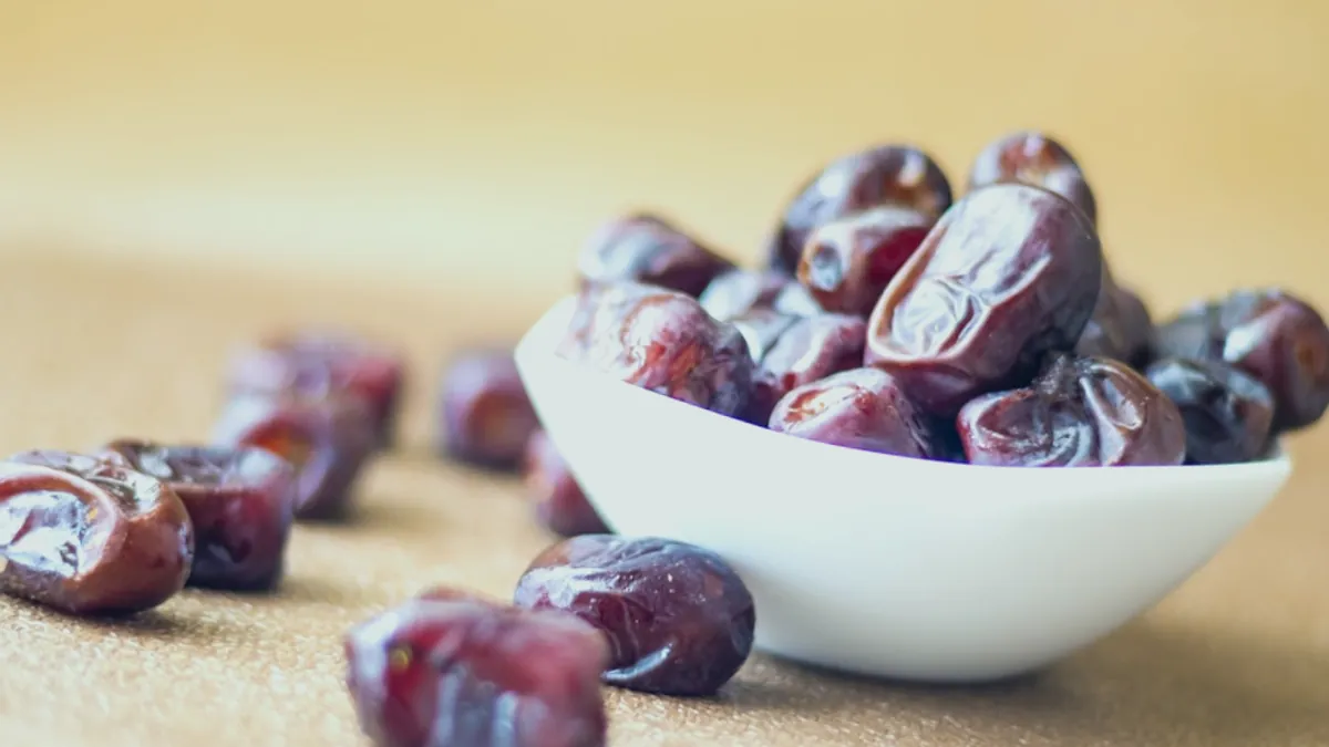Dates — Islamic illustration (element)